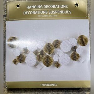 Amscan 1 Kit of 18 Pieces of White and Gold Hanging Decorations NWT
